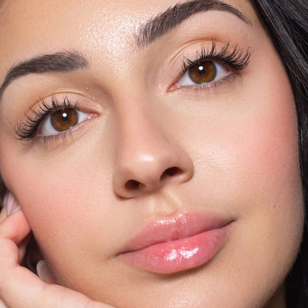 Refect Beauty Astra Blush Expert applied to a model's cheeks for a natural, velvety matte finish