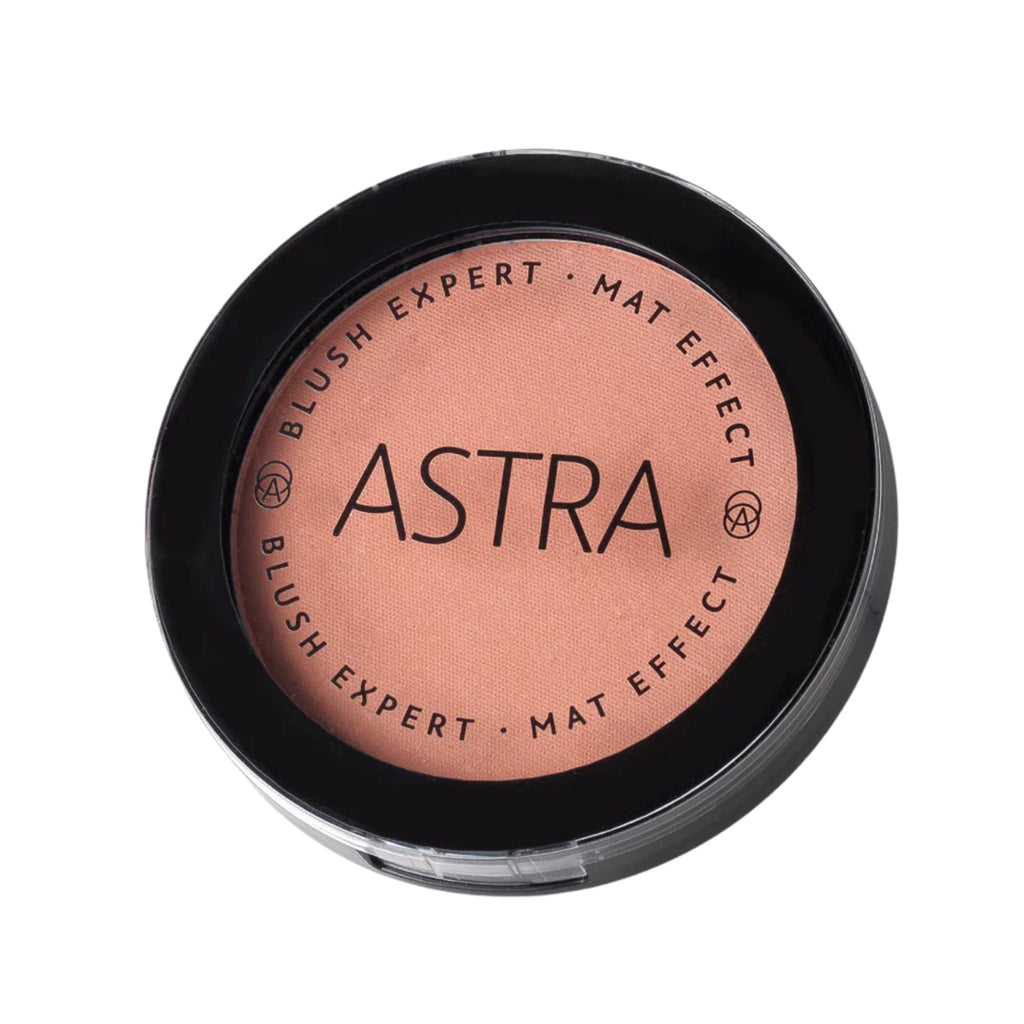 Refect Beauty Astra Blush Expert matte powder blush in a peach shade in a round black compact case 02