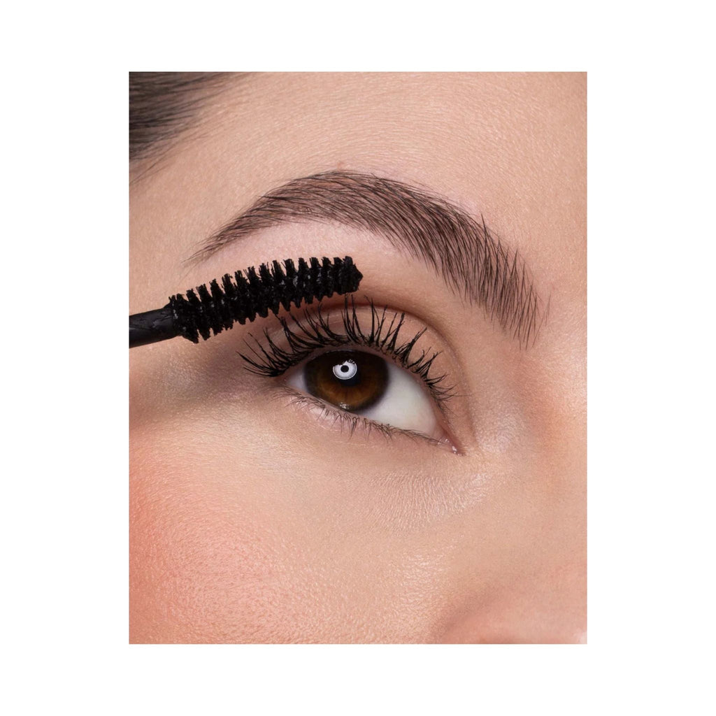 Refect Beauty Astra Instacurls mascara with curved applicator applying black volume and curl to eyelashes