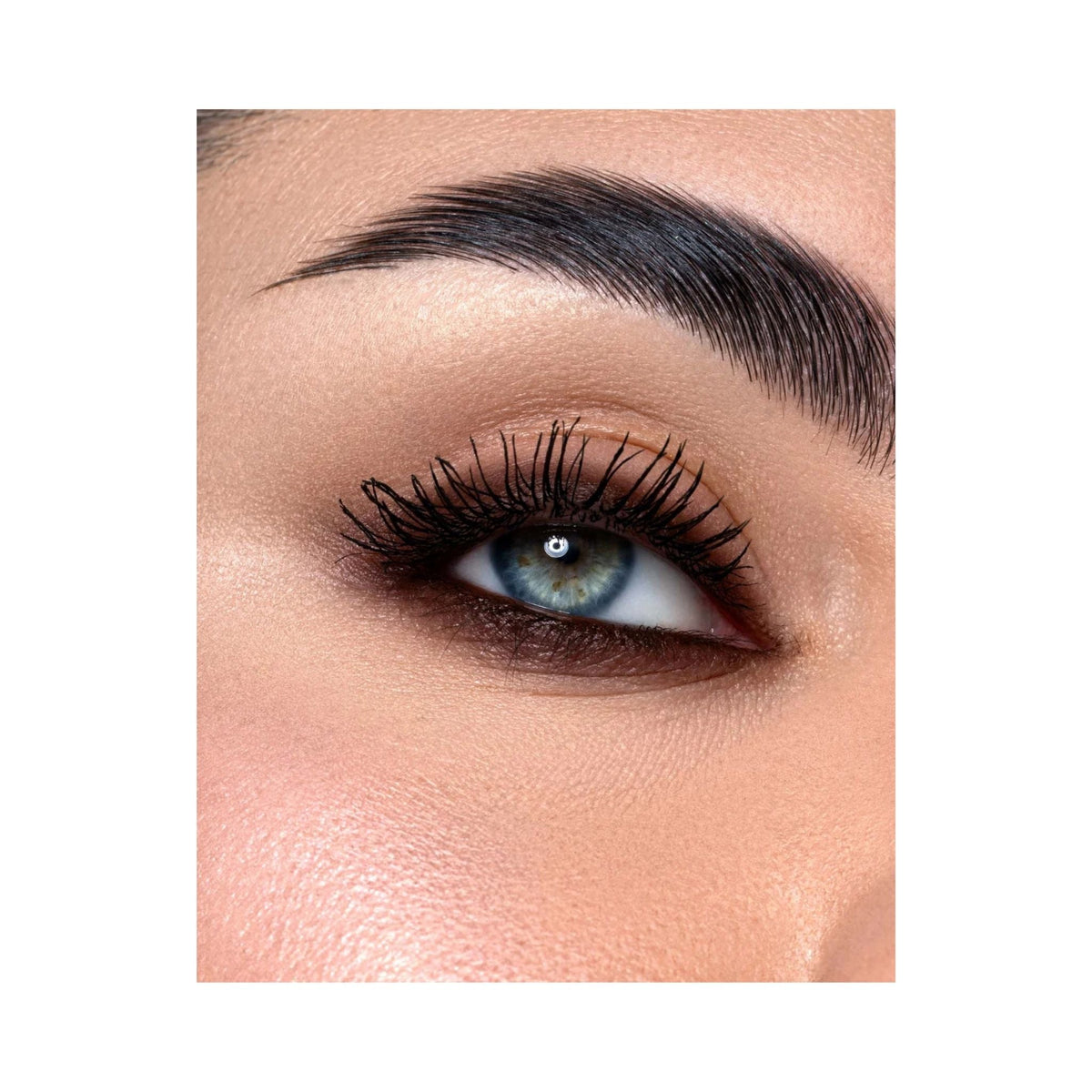 Refect Beauty Astra Kohl Color kajal eye pencil applied along the lash line for an intense, blended makeup look.