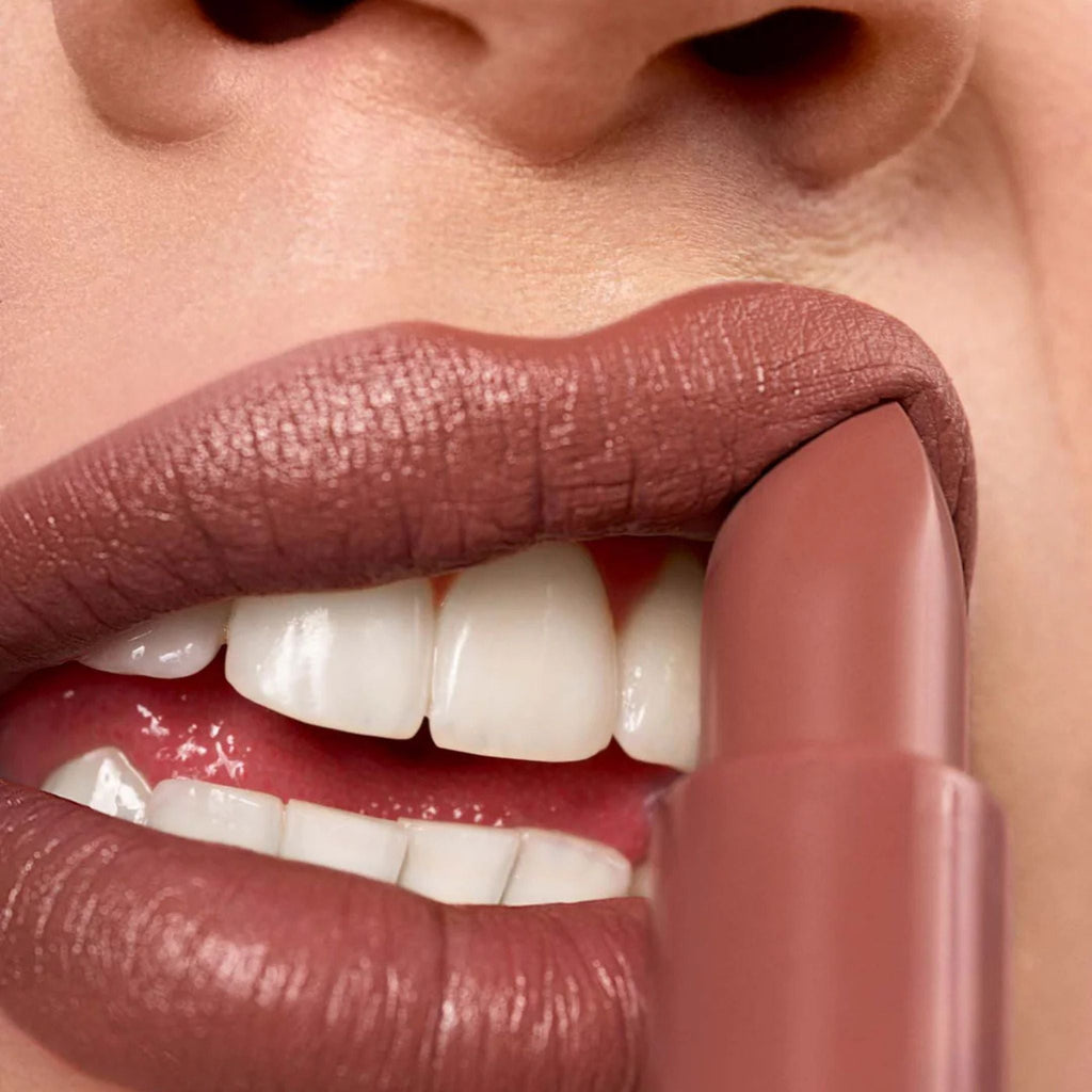 Refect Beauty Astra Lip Creamynal lipstick in a creamy mauve nude shade applied on lips for a luminous finish