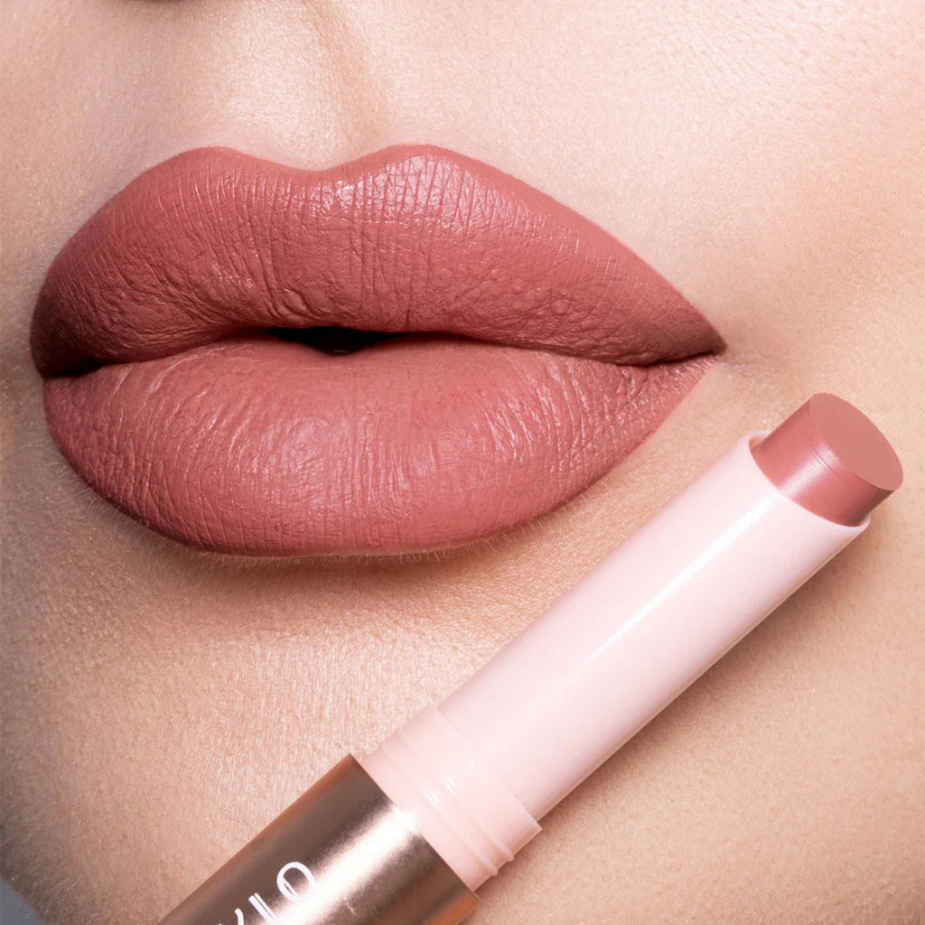 Refect Beauty Astra Madame Lipstylo The Mat lipstick in a dusty rose shade applied on lips with a smooth matte finish