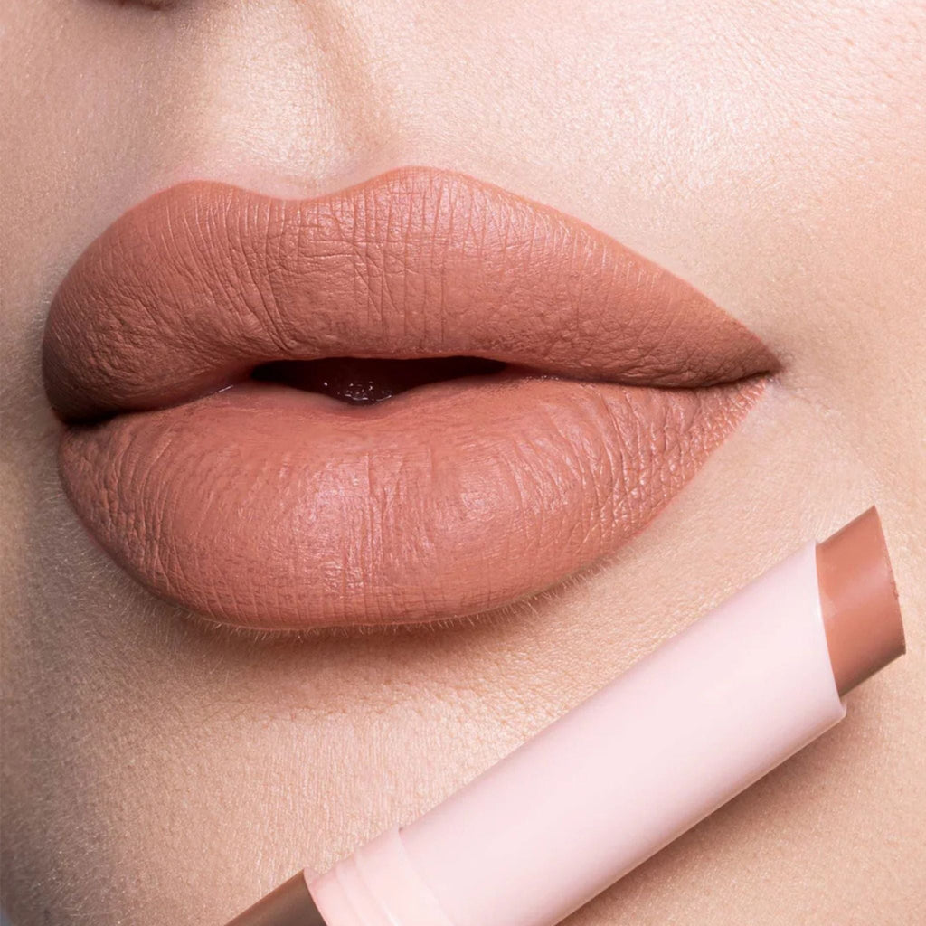 Refect Beauty Astra Madame Lipstylo The Mat lipstick in a soft nude shade with a smooth extra matte finish on lips