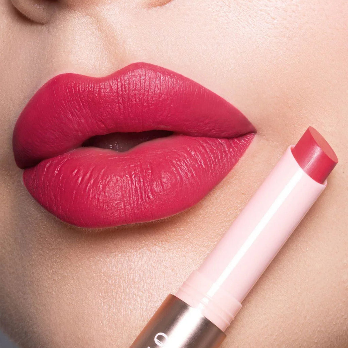 Refect Beauty Astra Madame Lipstylo The Mat lipstick in a vibrant deep pink shade applied on lips with matte finish
