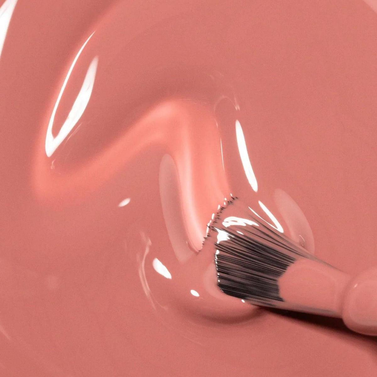 Refect Beauty Astra My Laque nail polish in a dusty rose shade with a glossy, smooth texture and applicator brush