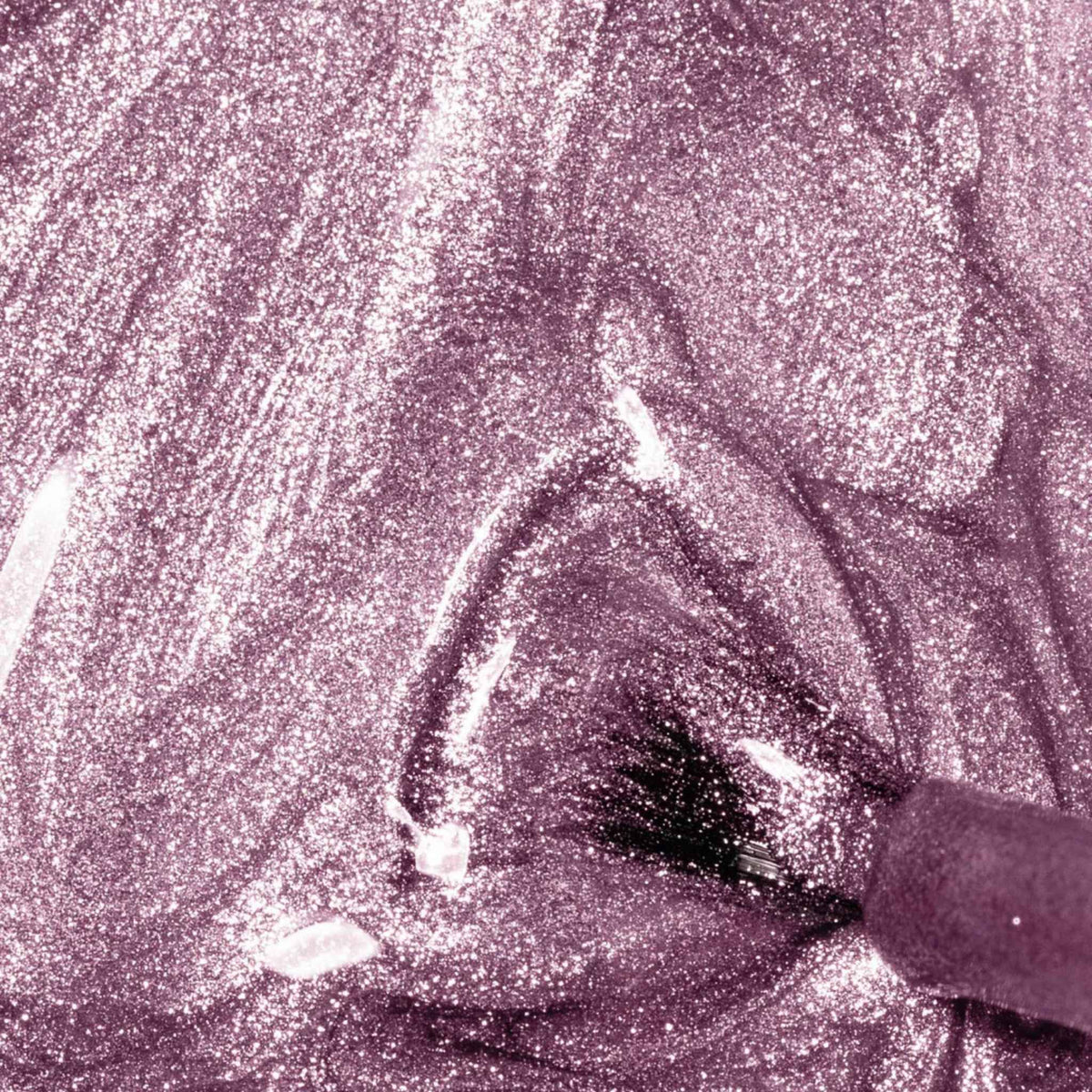 Refect Beauty Astra My Laque nail polish in a shimmering metallic mauve shade with a high-shine glossy finish.
