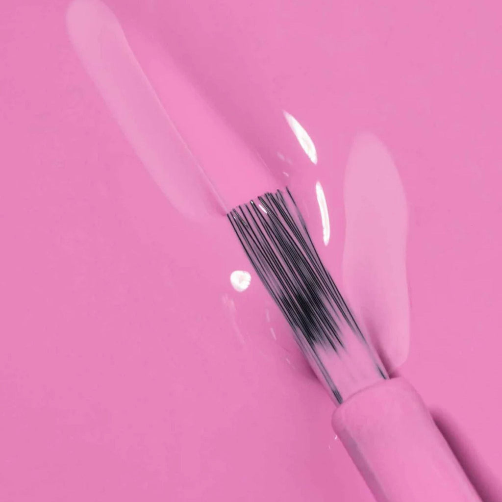 Refect Beauty Astra My Laque nail polish brush with vibrant pink glossy lacquer texture