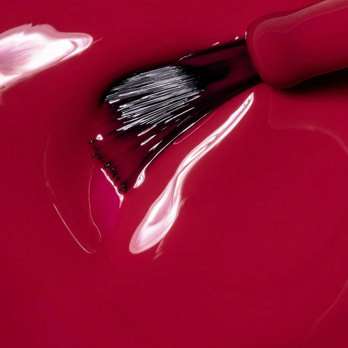 Refect Beauty Astra My Laque nail polish in a deep vibrant magenta shade with a glossy finish and applicator brush