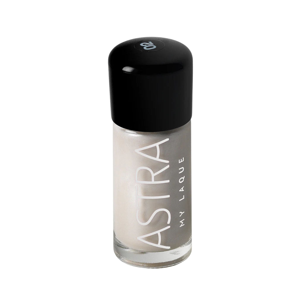Refect Beauty Astra My Laque nail polish in a shimmering metallic silver shade with a glossy finish 02
