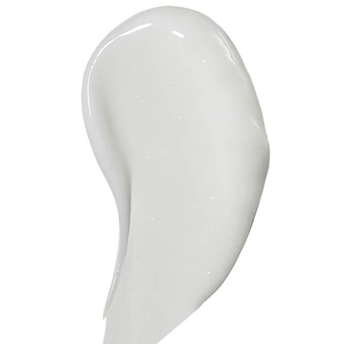 Refect Beauty CeraVe Daily Moisturizing Lotion white cream texture swatch showing a smooth lightweight consistency