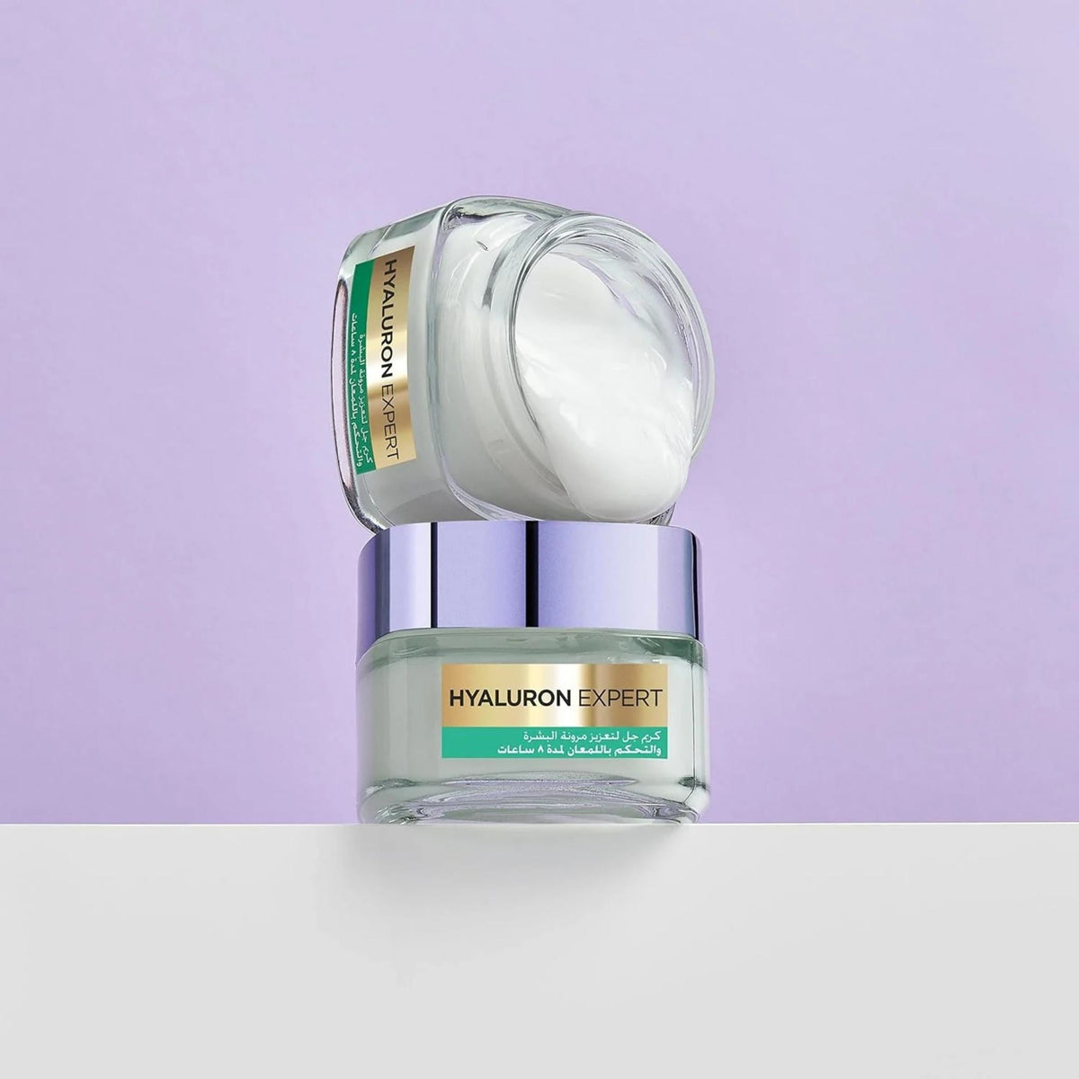 Refect Beauty L'Oreal Paris Hyaluron Expert gel cream jar with white moisturizing cream on a light purple background