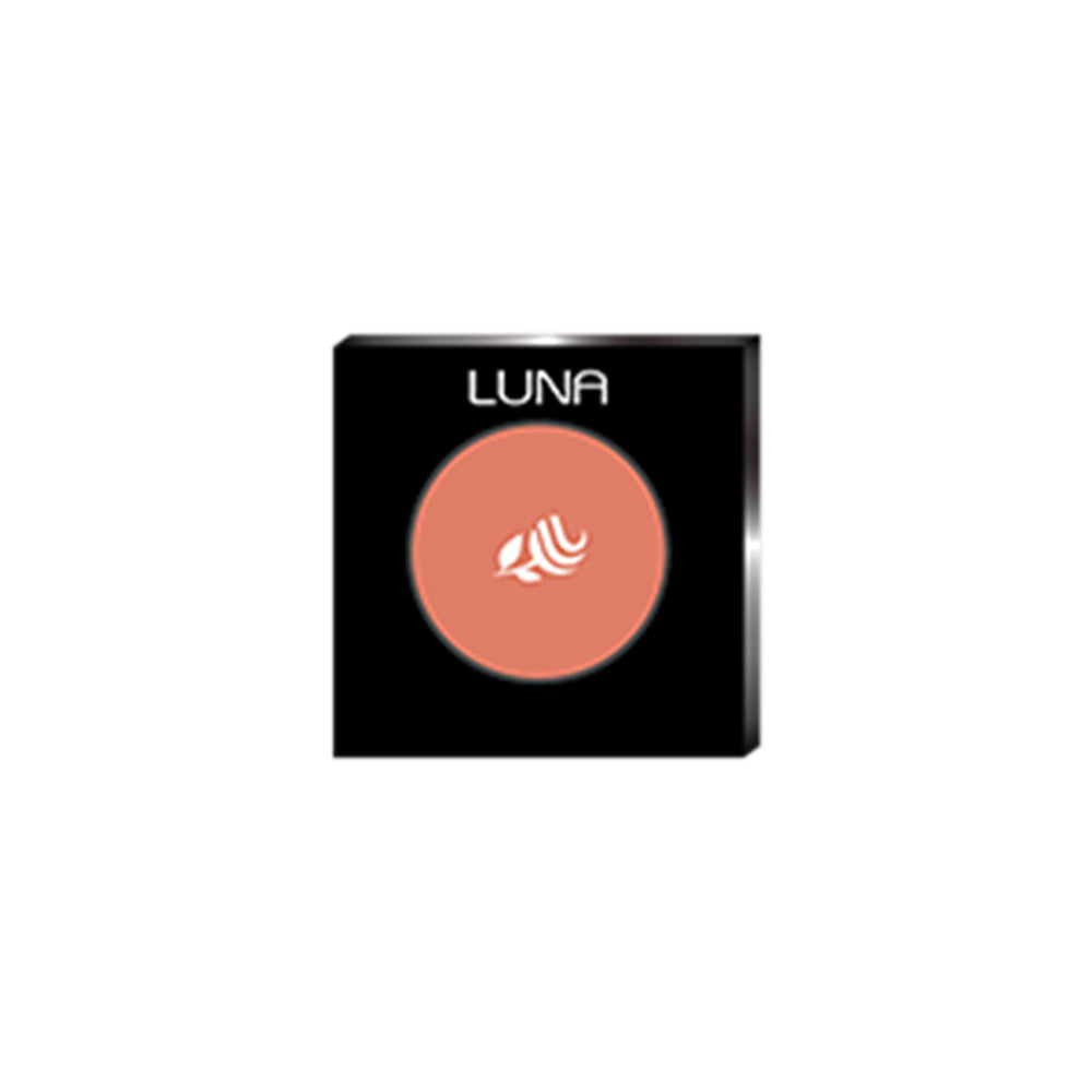 Refect Beauty LUNA silky powder blush in a peach-toned shade with a matte finish in a black compact case