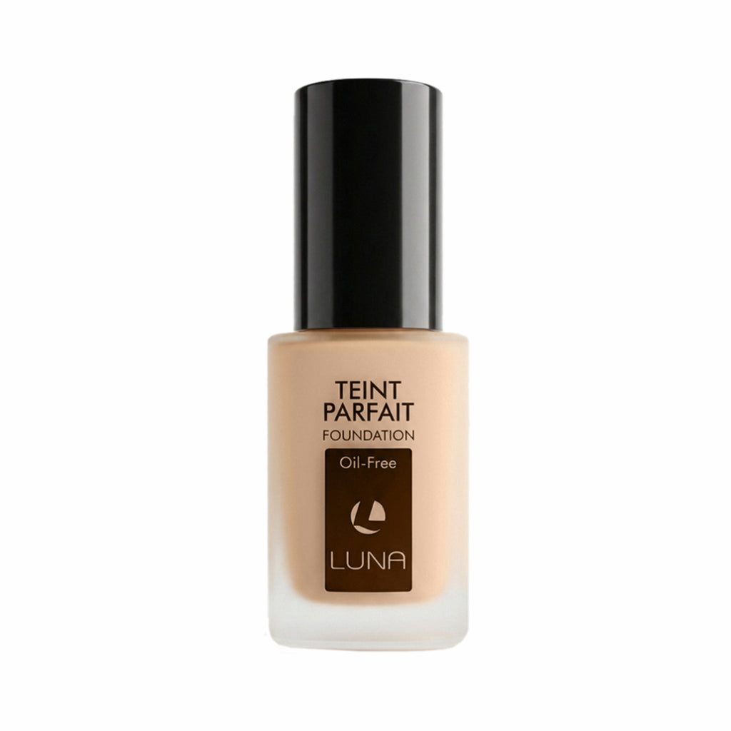 Refect Beauty Luna Teint Parfait Concealing Foundation in a clear glass bottle with a black cap for smooth coverage.