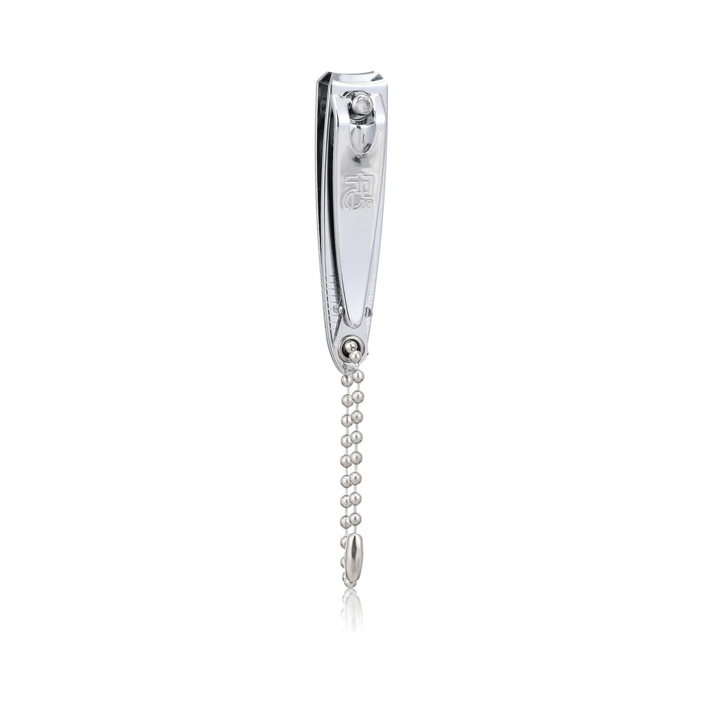 Refect Beauty Fe stainless steel nail clippers with a silver finish and attached ball chain for easy storage.
